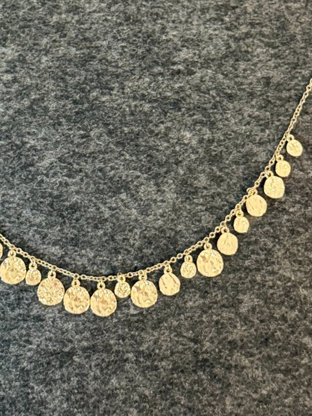 Banana Republic Gold Tone Choker Necklace - 15 Inch - Like New - Picture 3 of 5